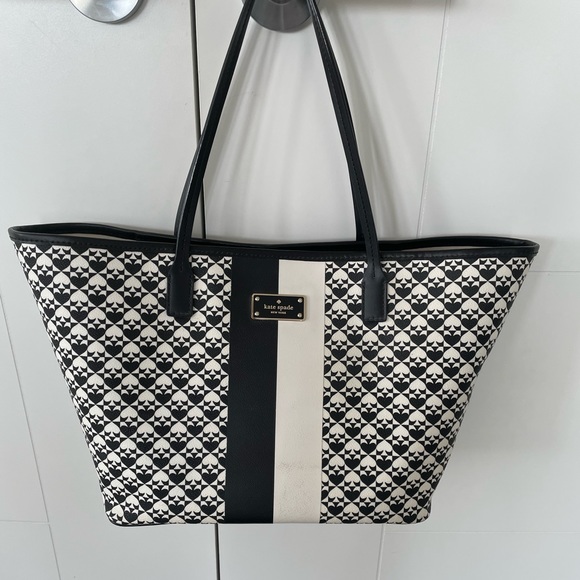 kate spade Handbags - Kate Spade ♠️ tote. EUC